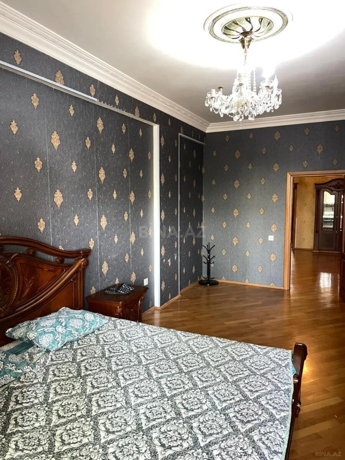 Kirayə verilir 4 otaqlı mənzil 160 m²