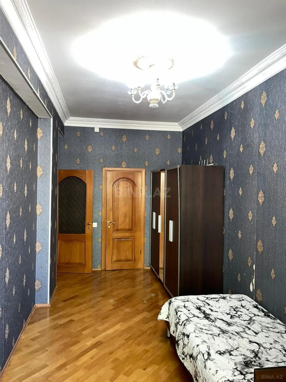 Kirayə verilir 4 otaqlı mənzil 160 m²