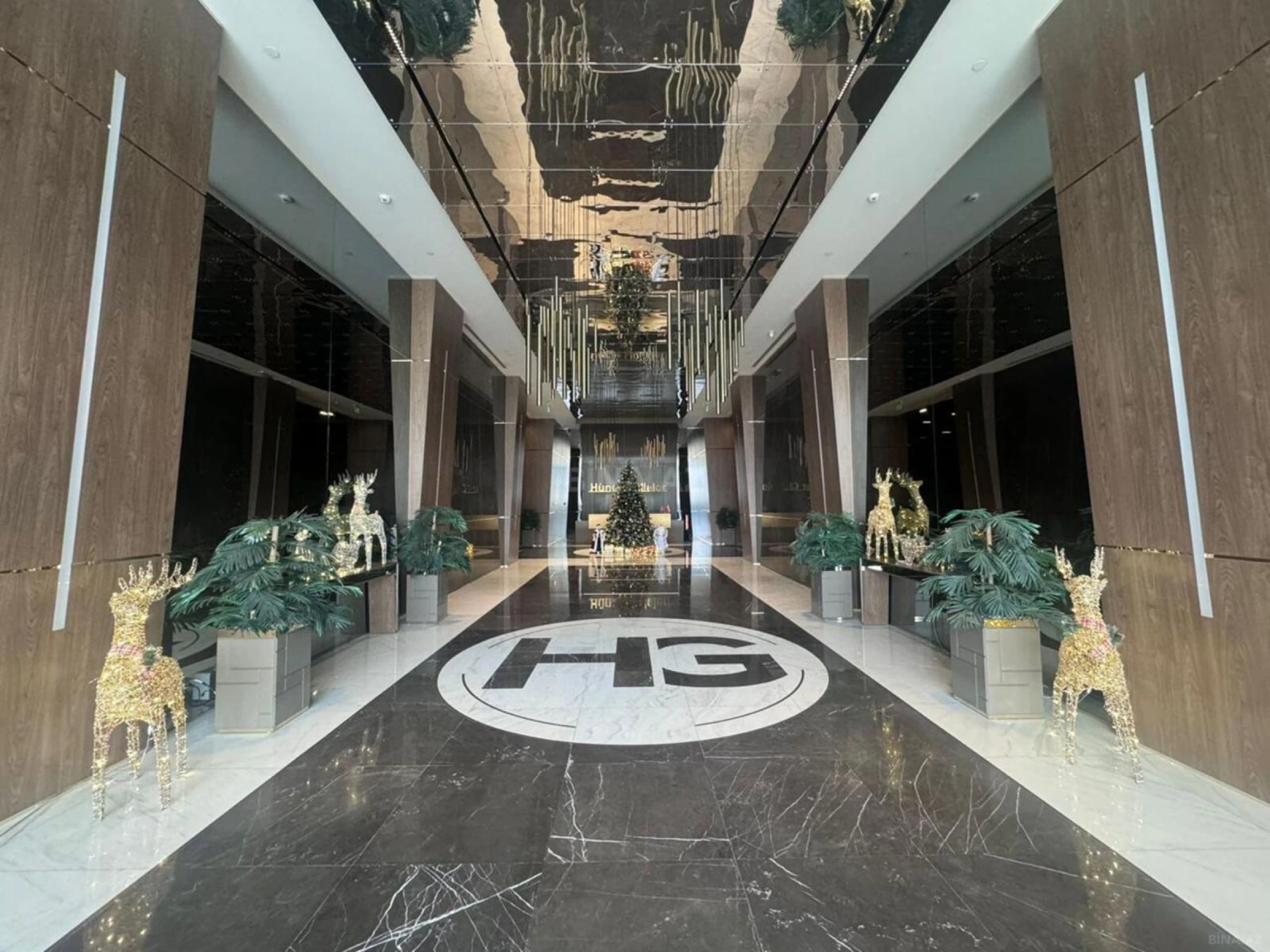 Satılır 3 otaqlı mənzil 120 m²