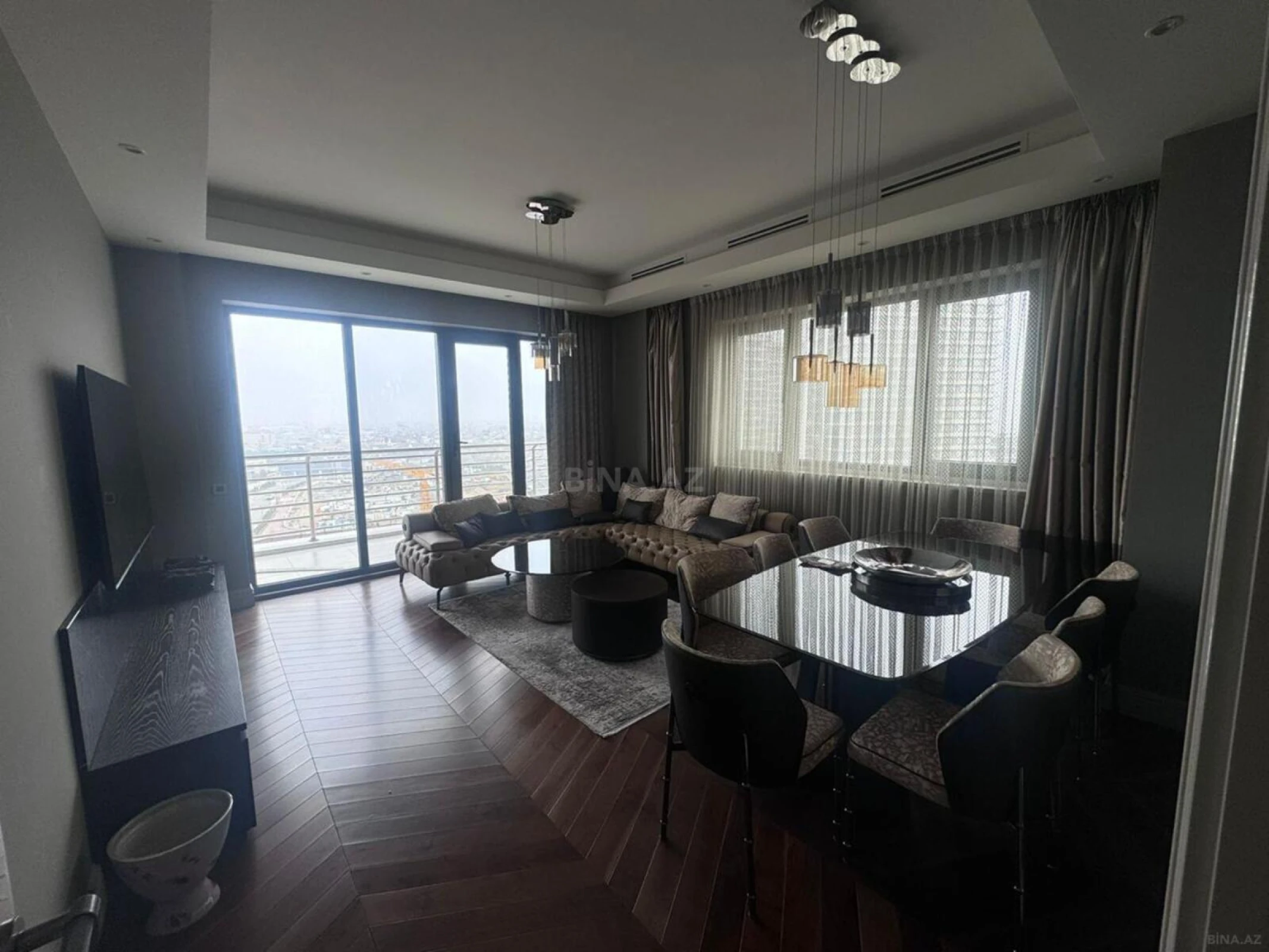 Satılır 3 otaqlı mənzil 120 m²