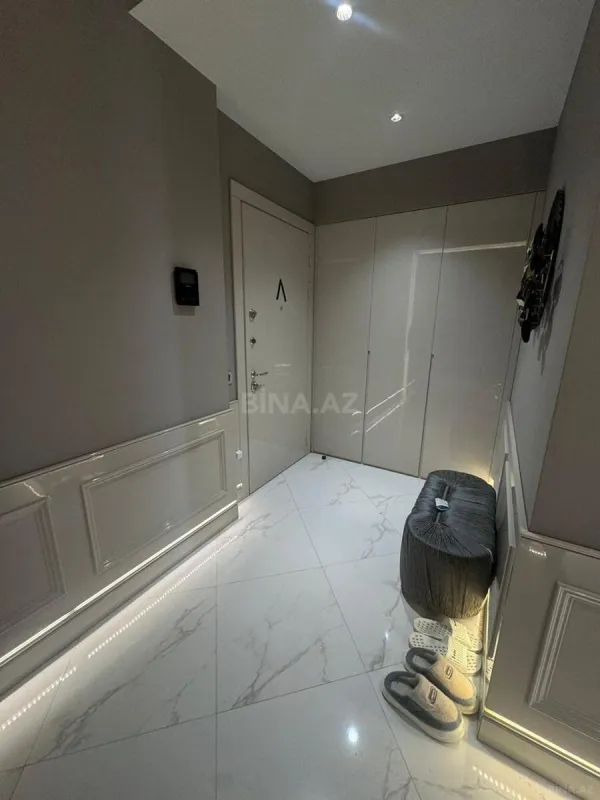 Satılır 3 otaqlı mənzil 120 m²