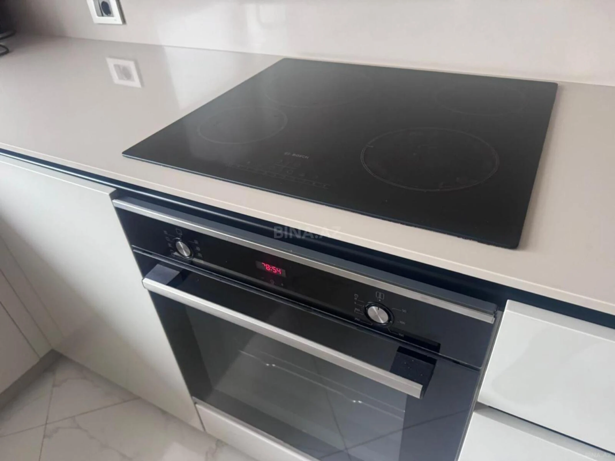 Satılır 3 otaqlı mənzil 120 m²