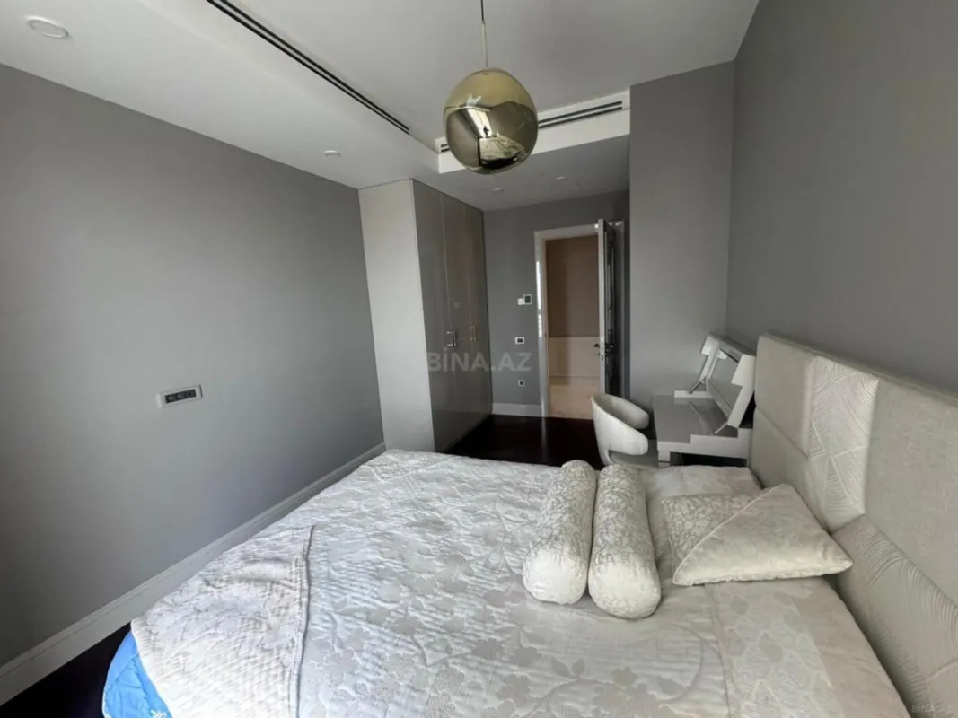 Satılır 3 otaqlı mənzil 120 m²