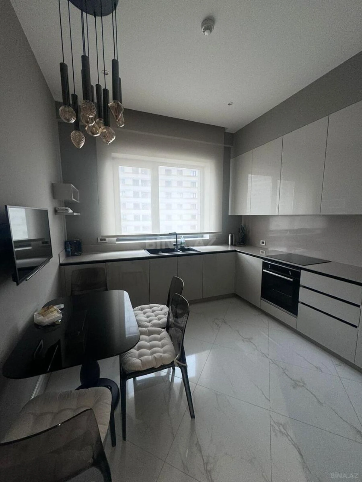 Satılır 3 otaqlı mənzil 120 m²