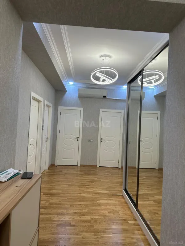 Satılır 3 otaqlı mənzil 105 m²