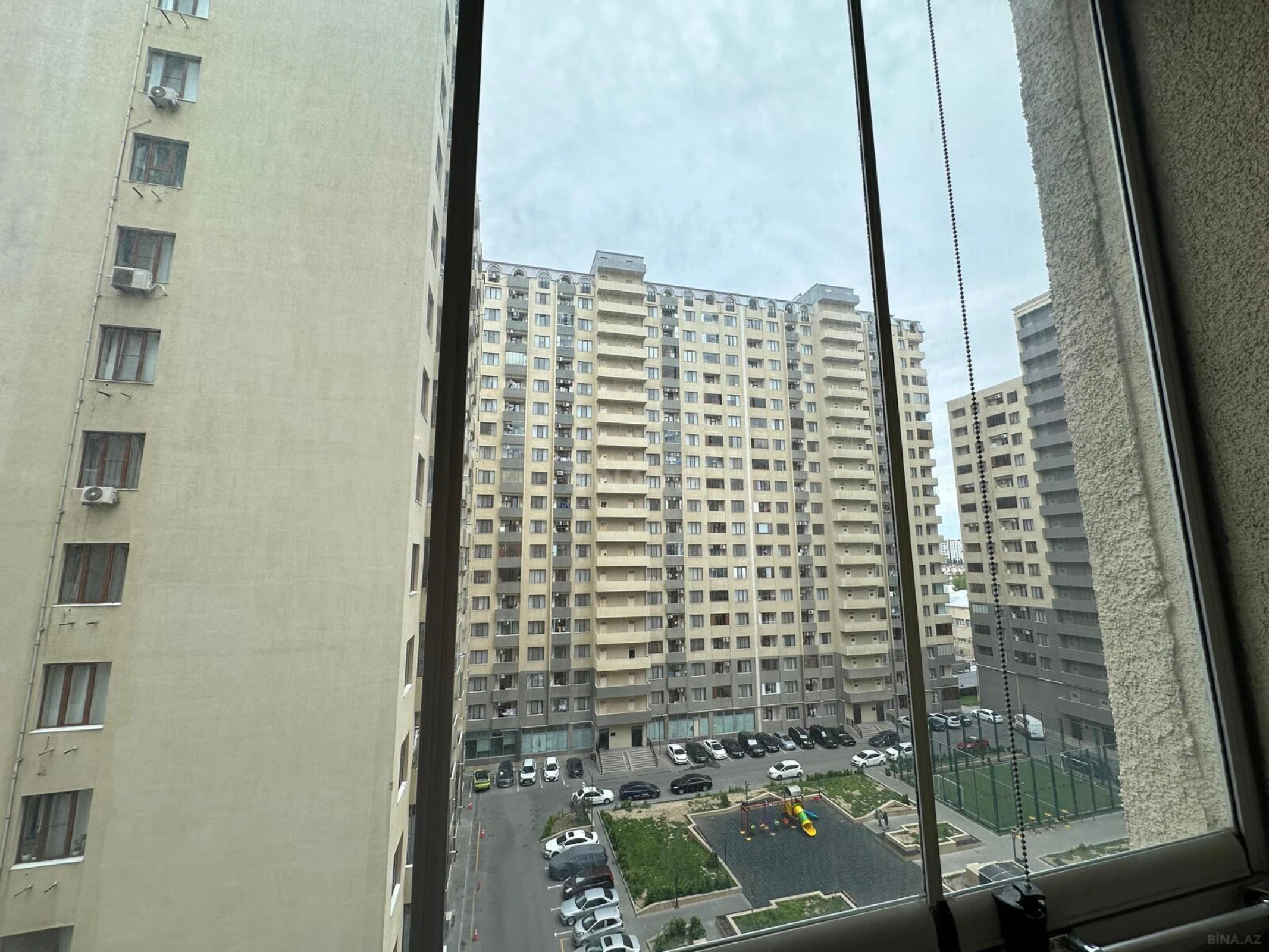 Satılır 3 otaqlı mənzil 105 m²