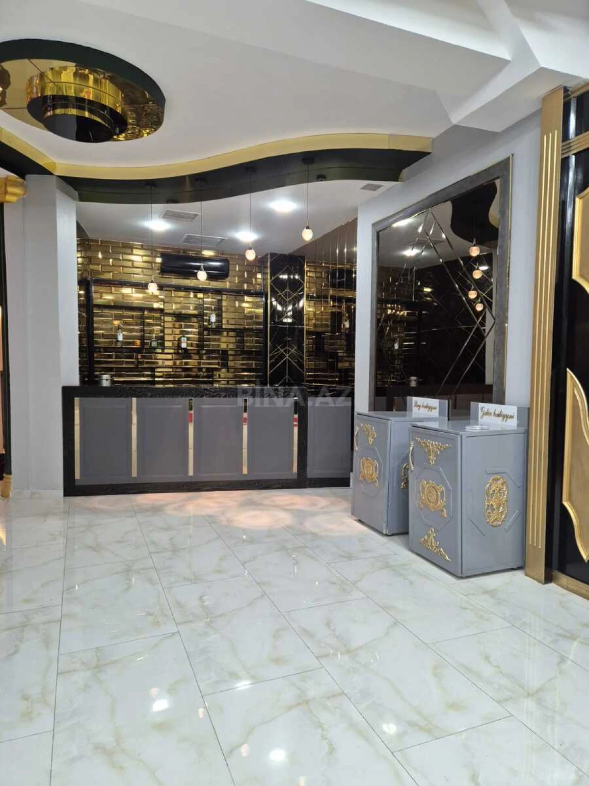 Satılır obyekt 900 m²