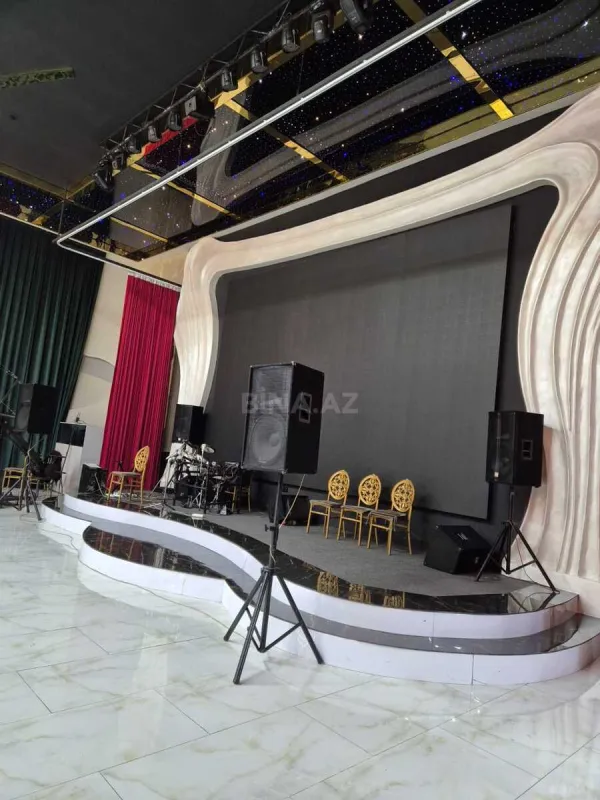 Satılır obyekt 900 m²