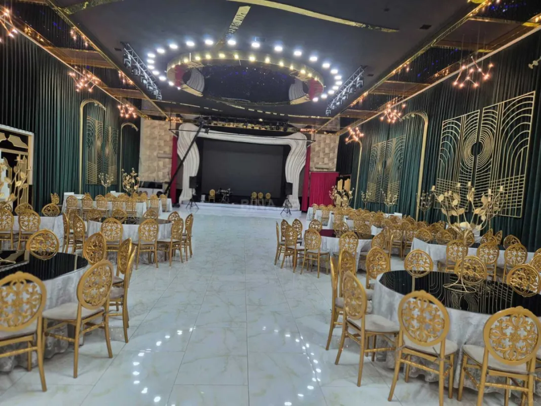 Satılır obyekt 900 m²