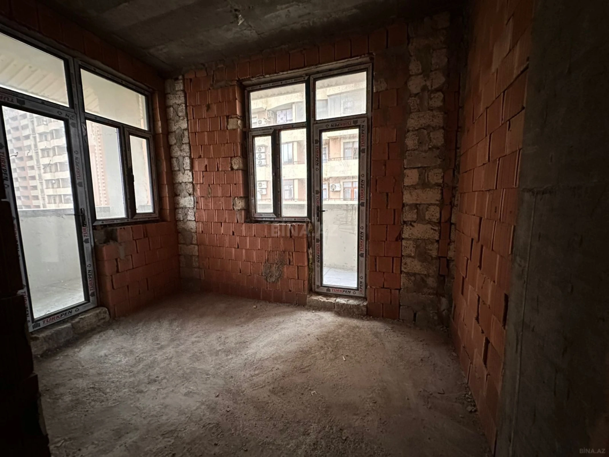 Satılır 2 otaqlı mənzil 80 m²