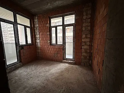 Satılır 2 otaqlı mənzil 80 m²