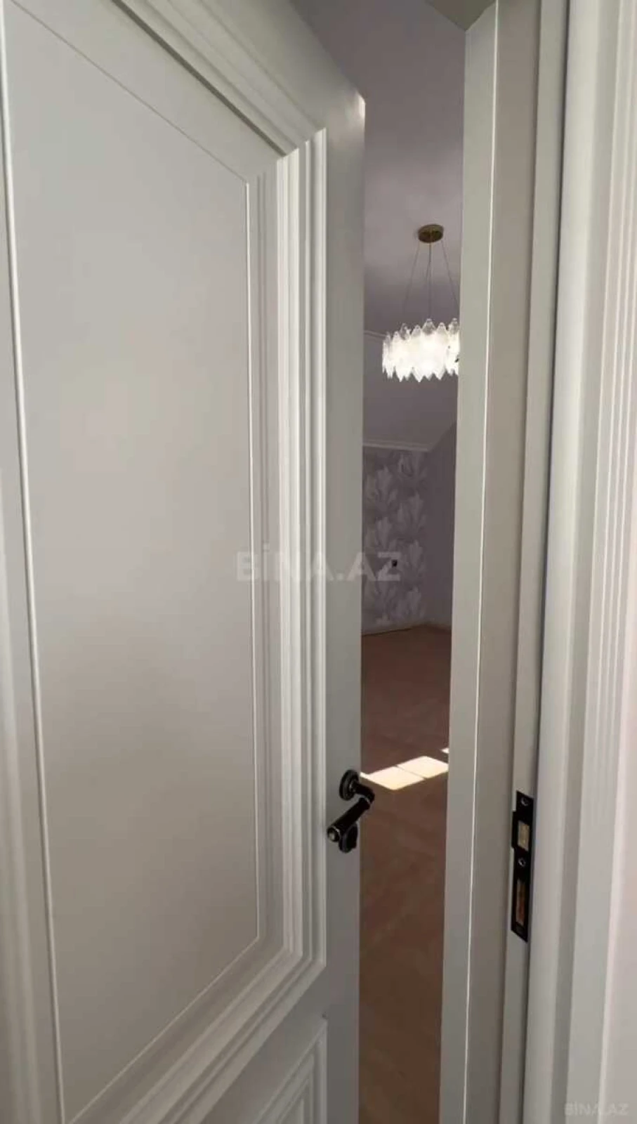 Satılır 5 otaqlı həyət evi 220 m²