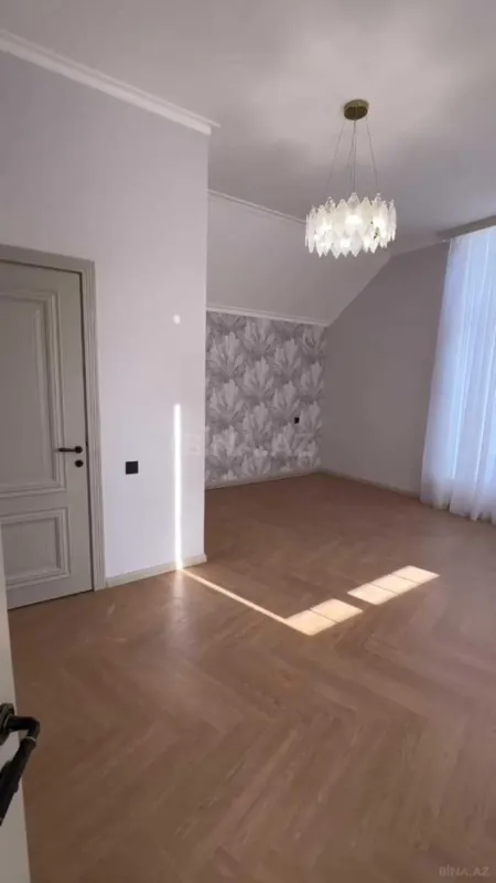 Satılır 5 otaqlı həyət evi 220 m²
