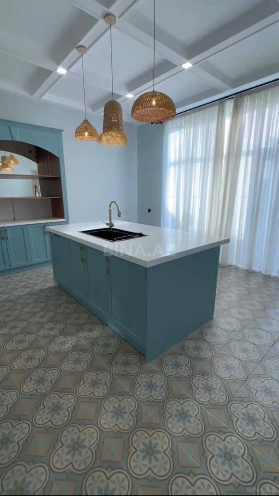 Satılır 5 otaqlı həyət evi 220 m²