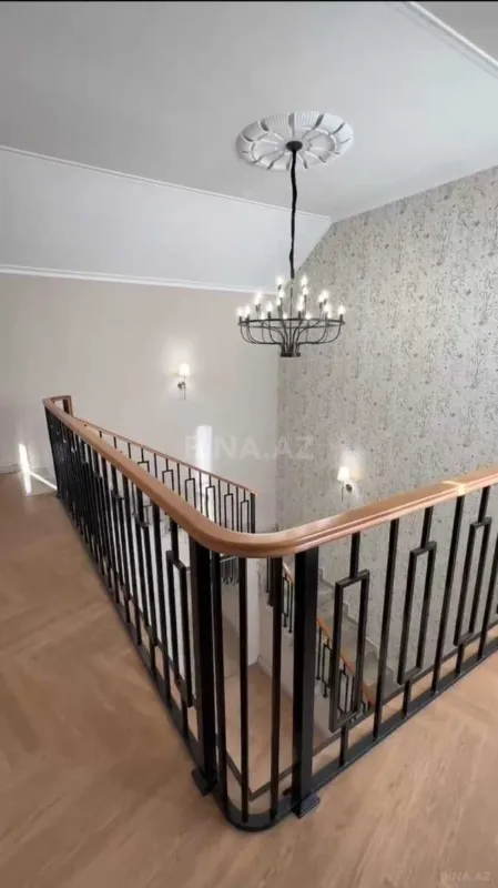 Satılır 5 otaqlı həyət evi 220 m²