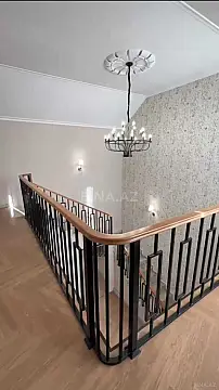 Satılır 5 otaqlı həyət evi 220 m²