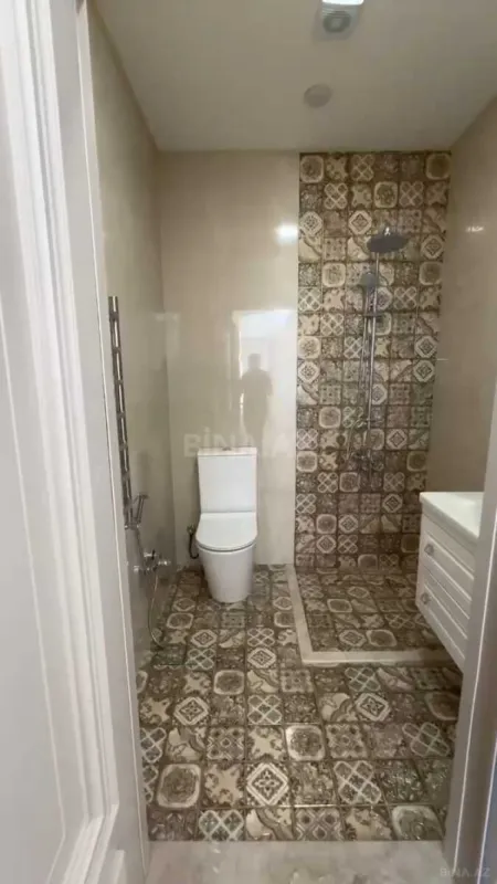 Satılır 5 otaqlı həyət evi 220 m²