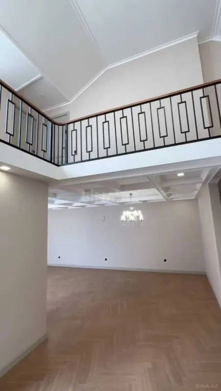 Satılır 5 otaqlı həyət evi 220 m²