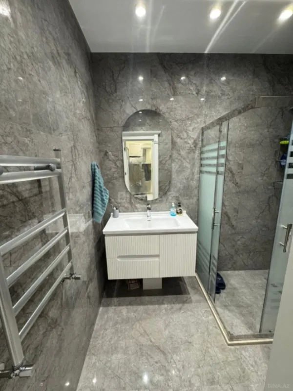 Kirayə verilir 2 otaqlı mənzil 80 m²