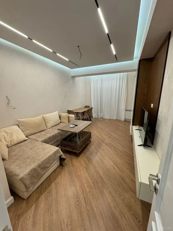 Kirayə verilir 2 otaqlı mənzil 80 m²