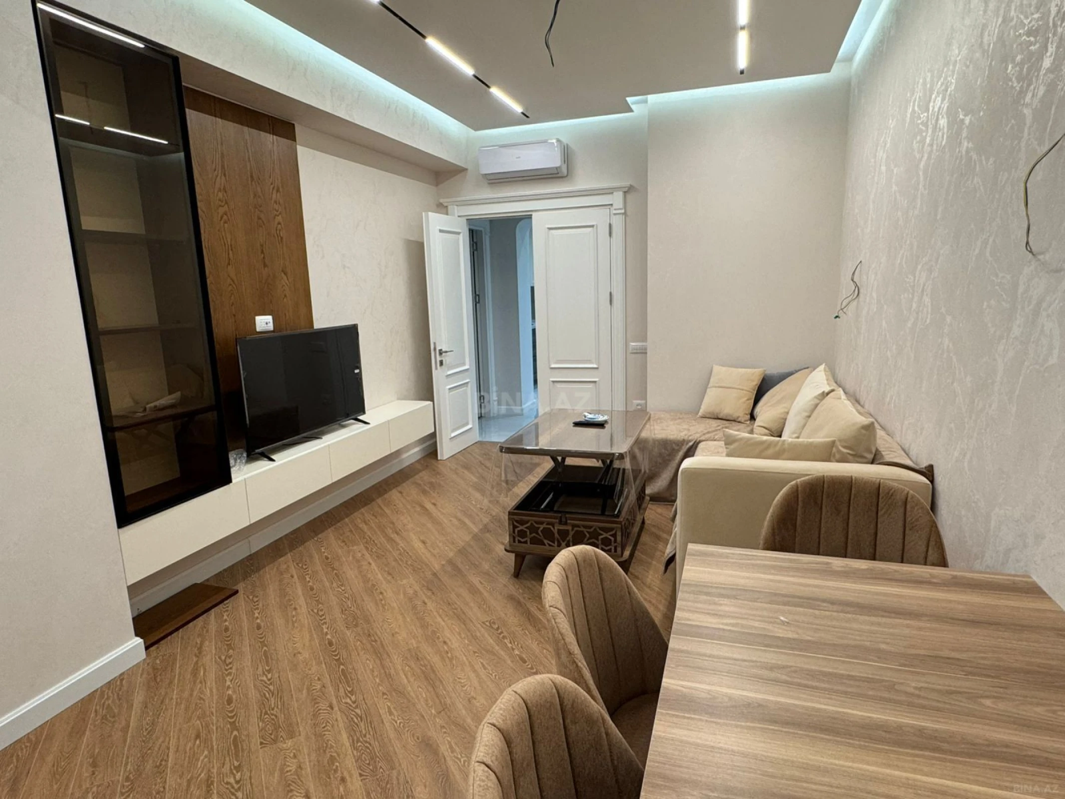 Kirayə verilir 2 otaqlı mənzil 80 m²