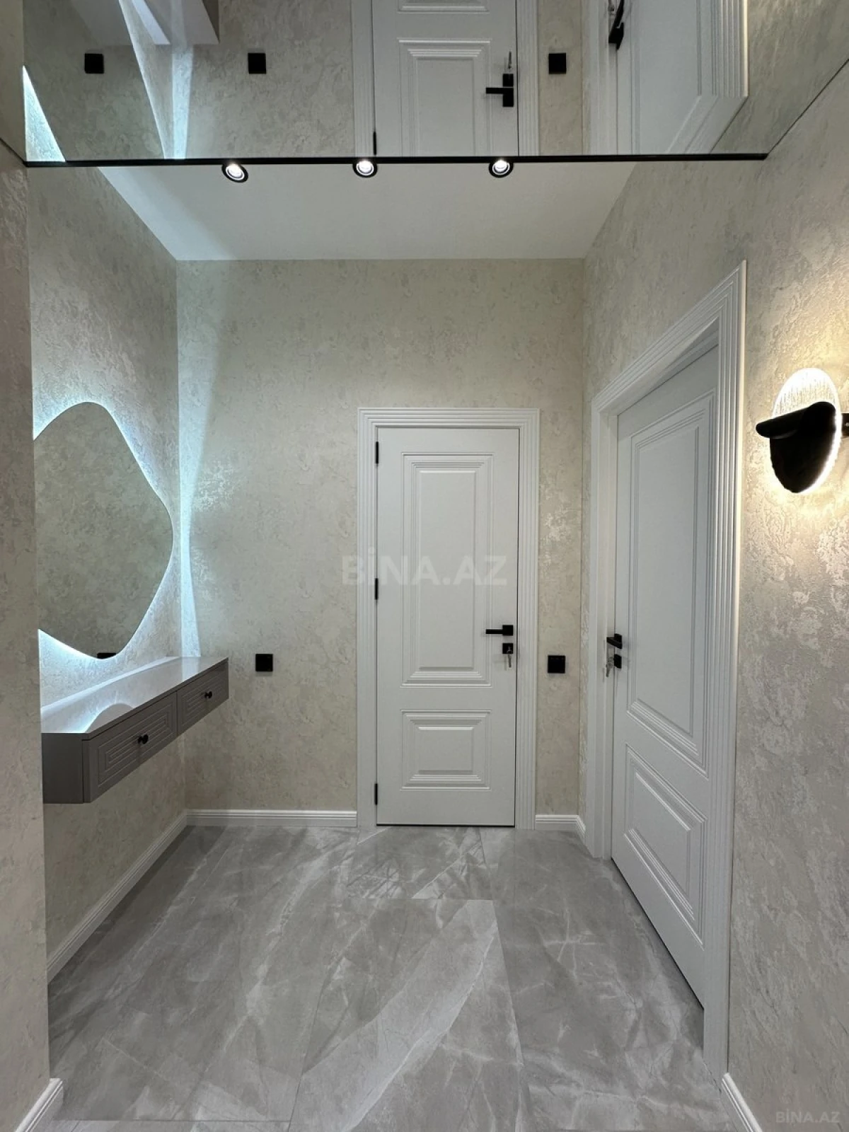 Satılır 2 otaqlı mənzil 68 m²