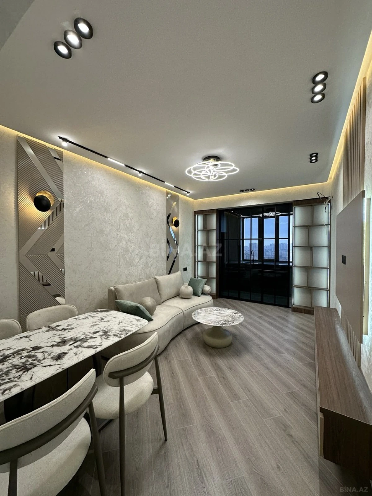 Satılır 2 otaqlı mənzil 68 m²