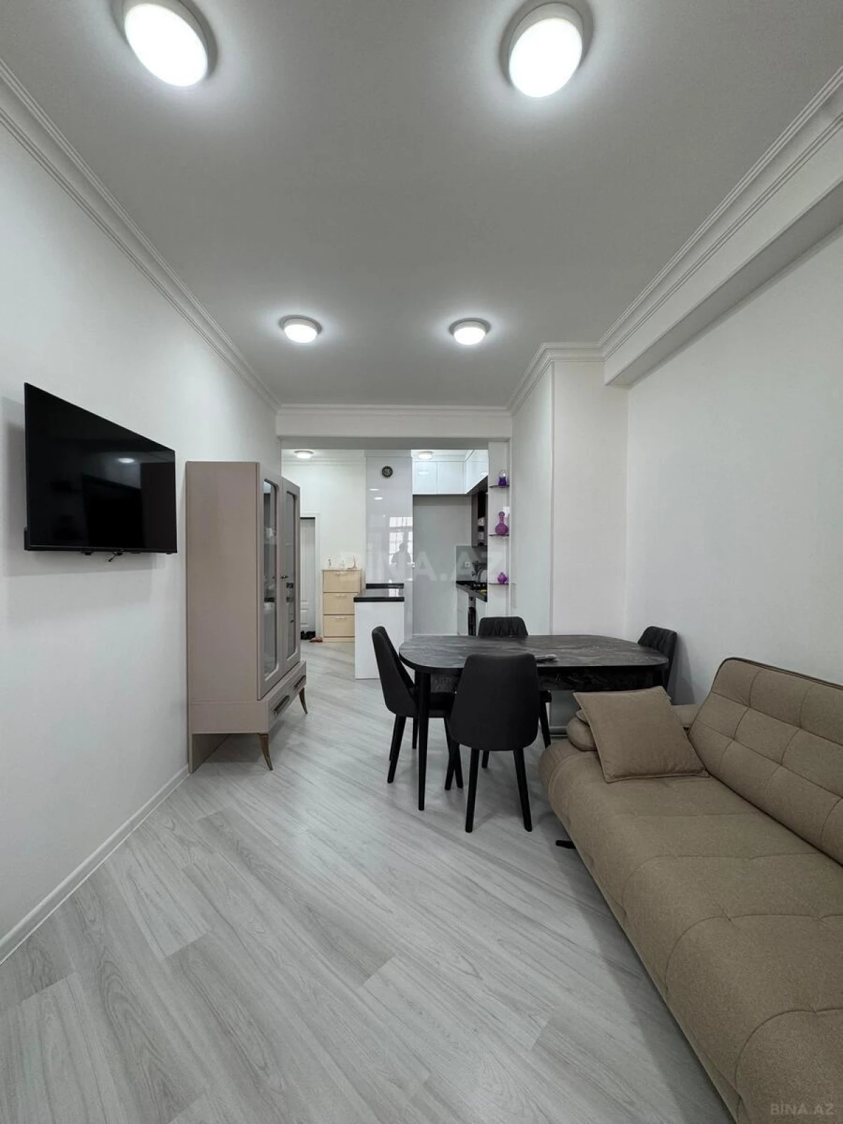 Satılır 2 otaqlı mənzil 68 m²