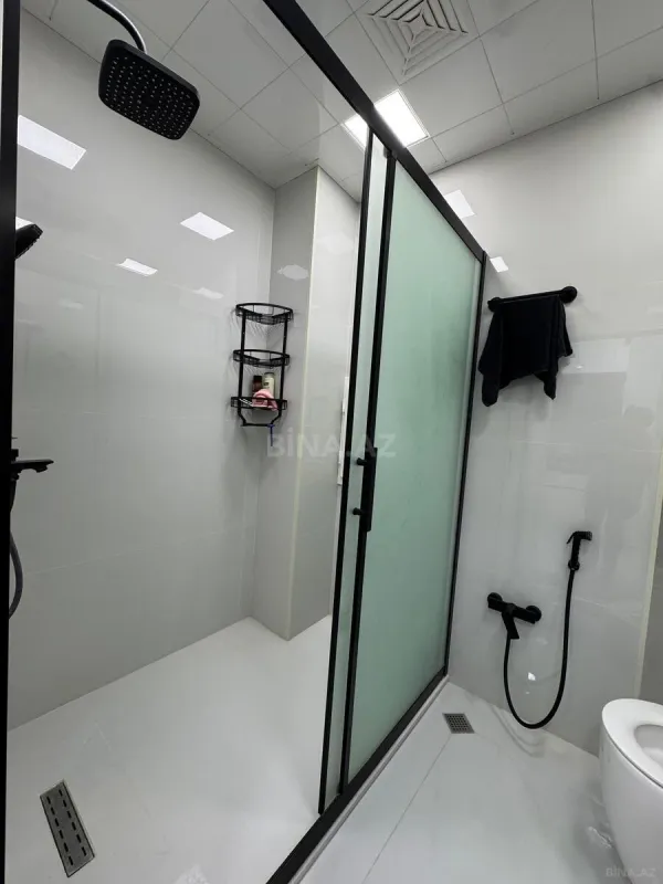 Satılır 2 otaqlı mənzil 68 m²