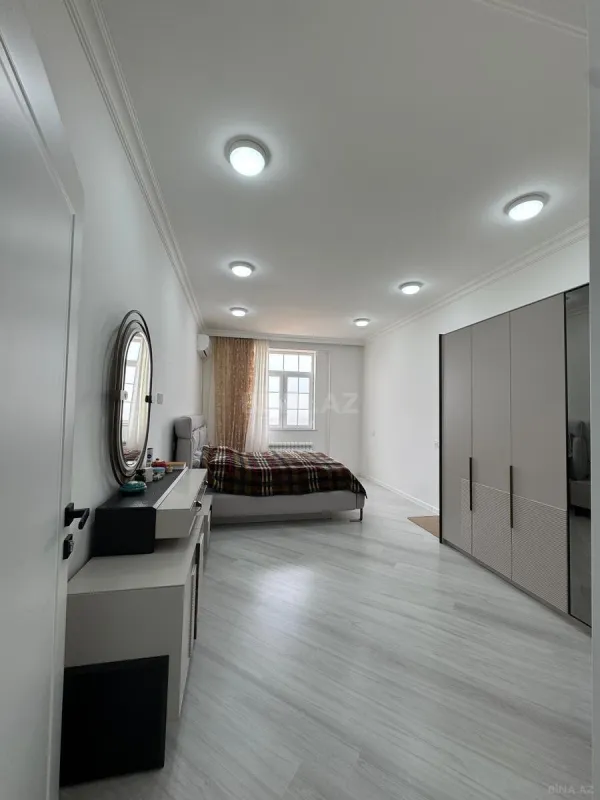 Satılır 2 otaqlı mənzil 68 m²