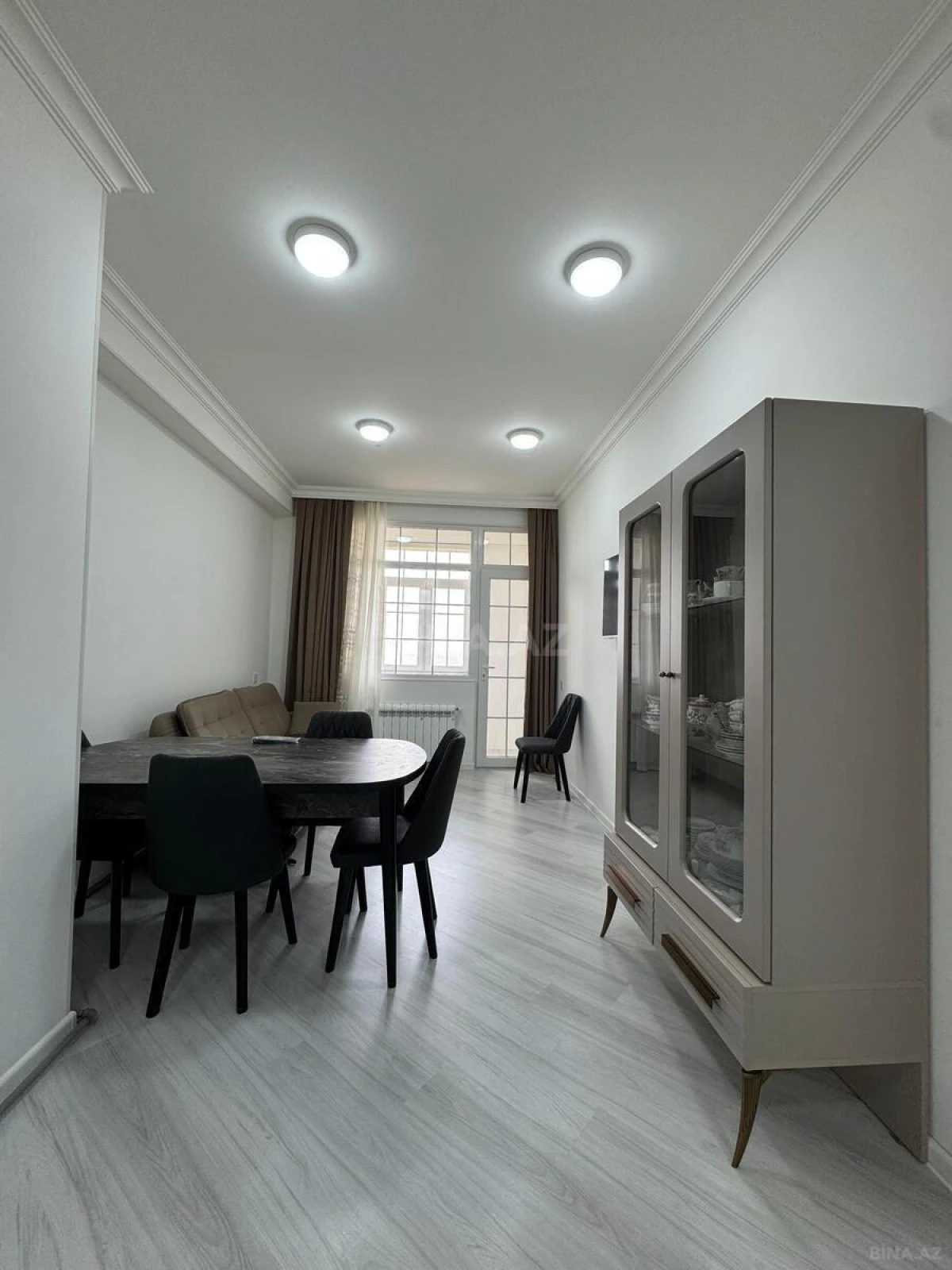 Satılır 2 otaqlı mənzil 68 m²