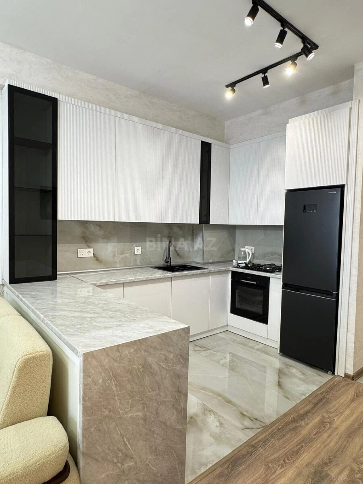Kirayə verilir 2 otaqlı mənzil 70 m²