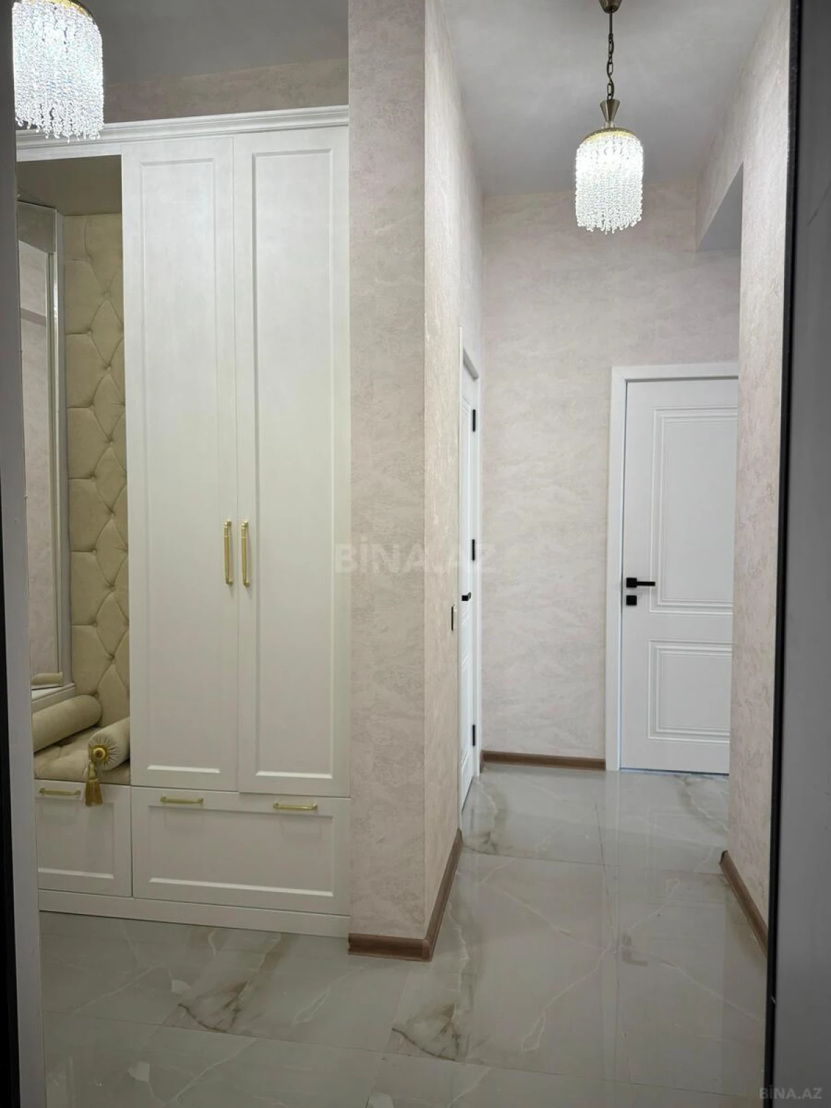 Kirayə verilir 2 otaqlı mənzil 70 m²