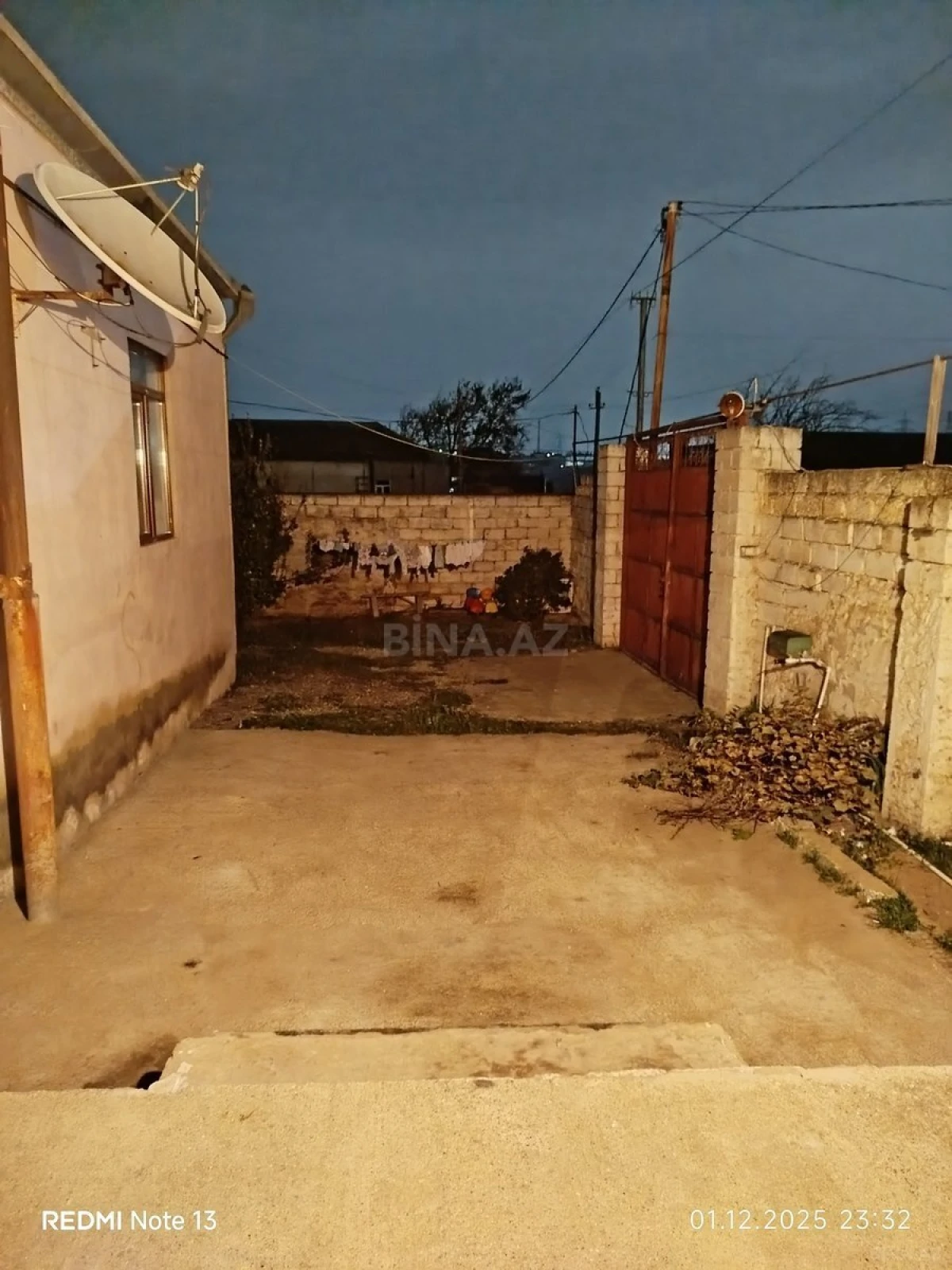 Satılır 10 otaqlı həyət evi 345 m²