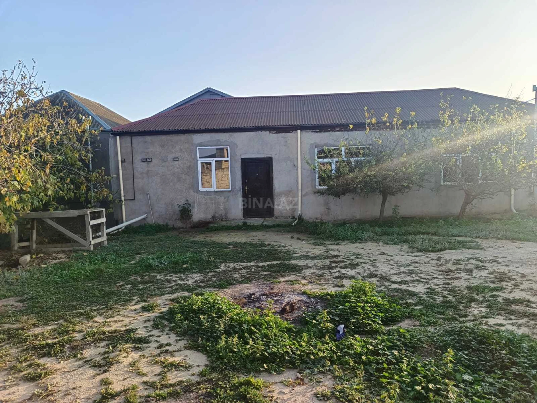 Satılır 10 otaqlı həyət evi 345 m²