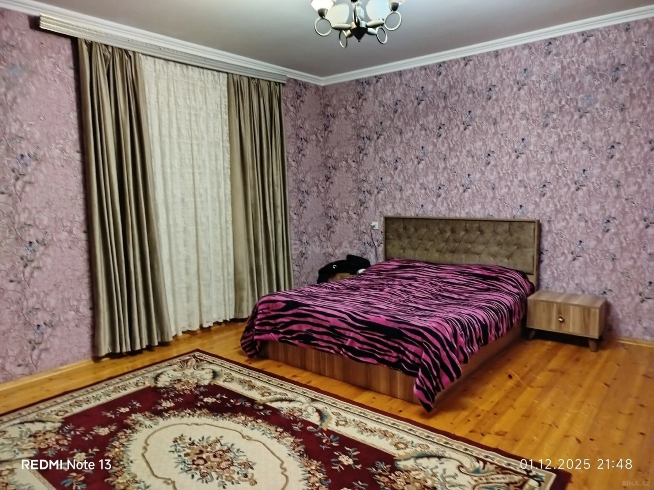Satılır 10 otaqlı həyət evi 345 m²