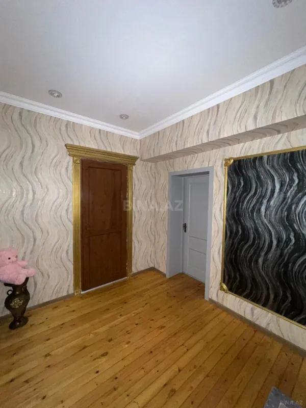 Satılır 10 otaqlı həyət evi 345 m²