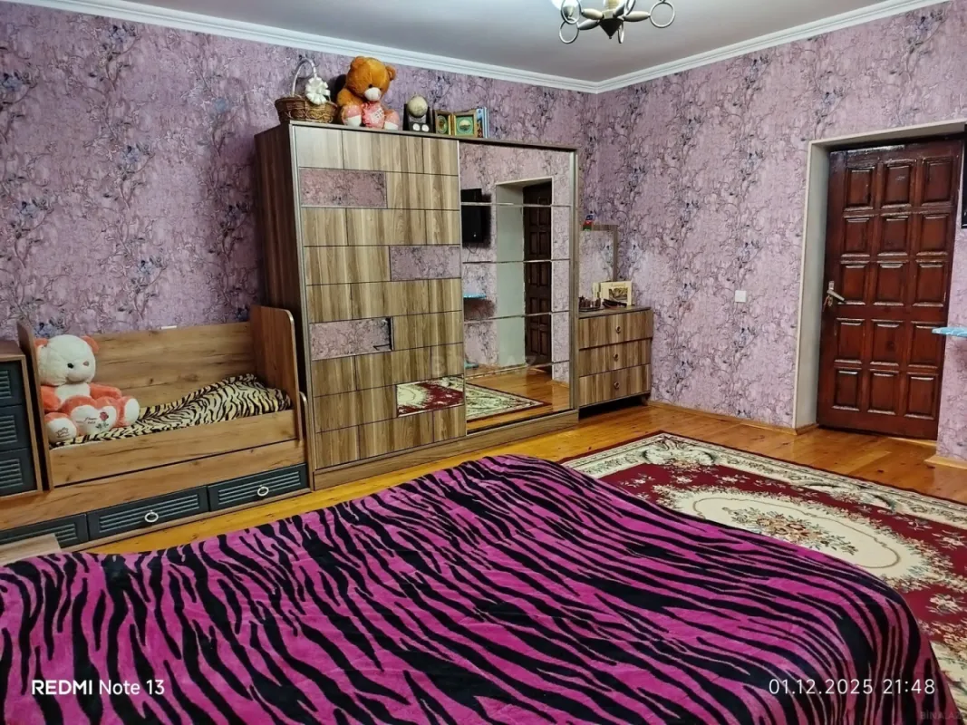 Satılır 10 otaqlı həyət evi 345 m²