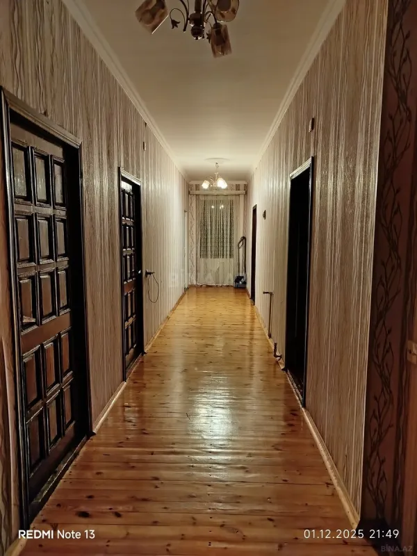 Satılır 10 otaqlı həyət evi 345 m²
