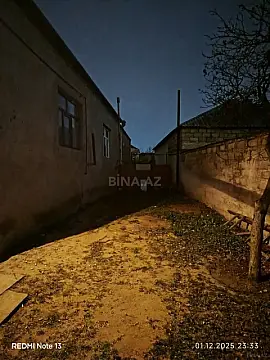 Satılır 10 otaqlı həyət evi 345 m²