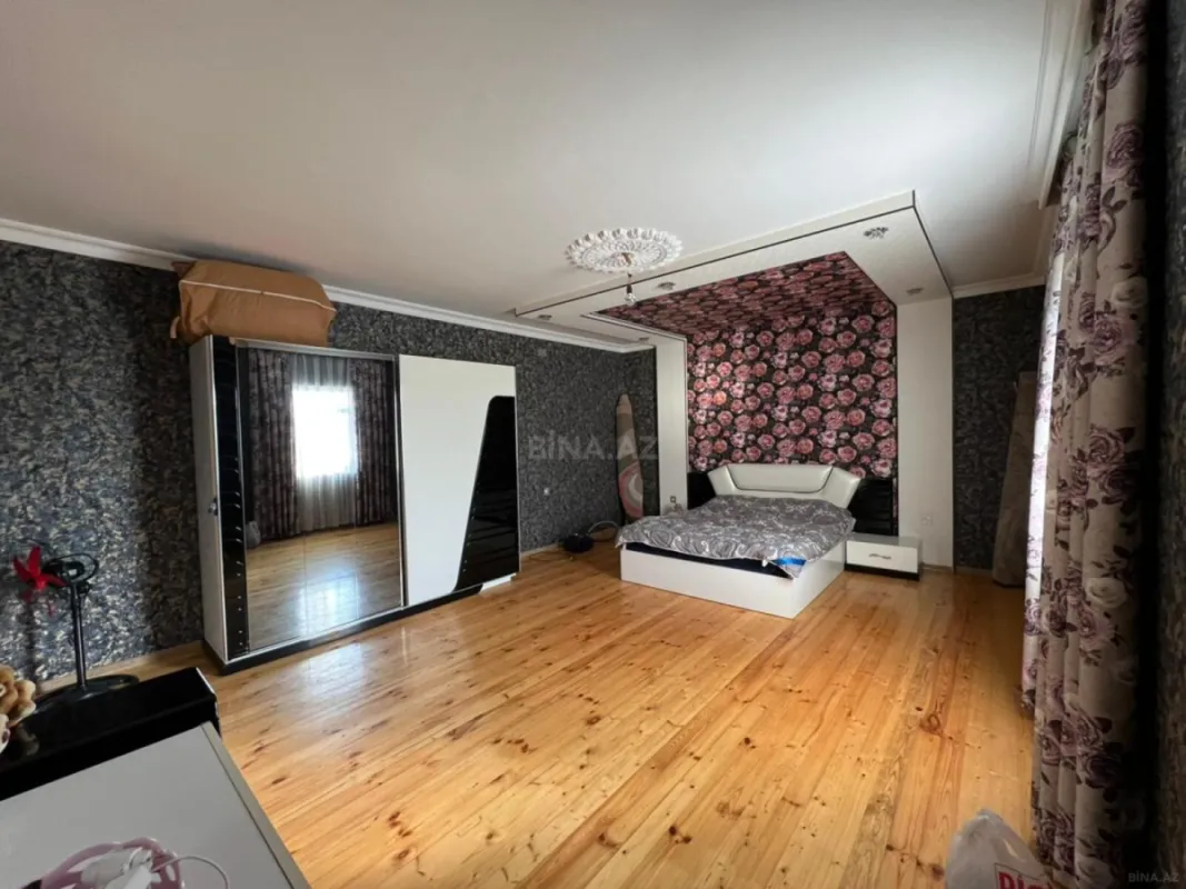 Satılır 10 otaqlı həyət evi 345 m²