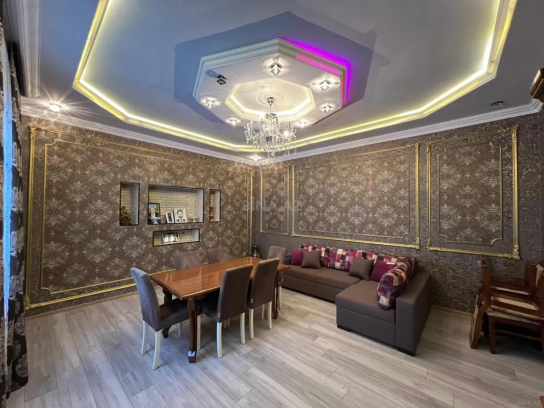 Satılır 10 otaqlı həyət evi 345 m²