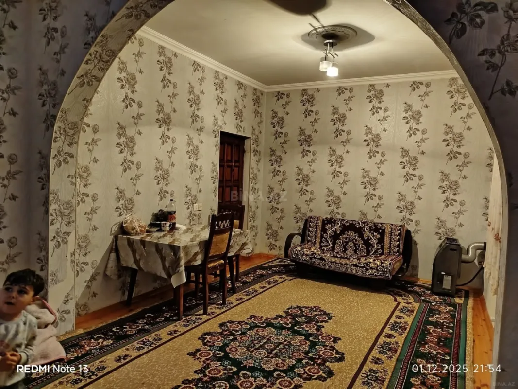 Satılır 10 otaqlı həyət evi 345 m²