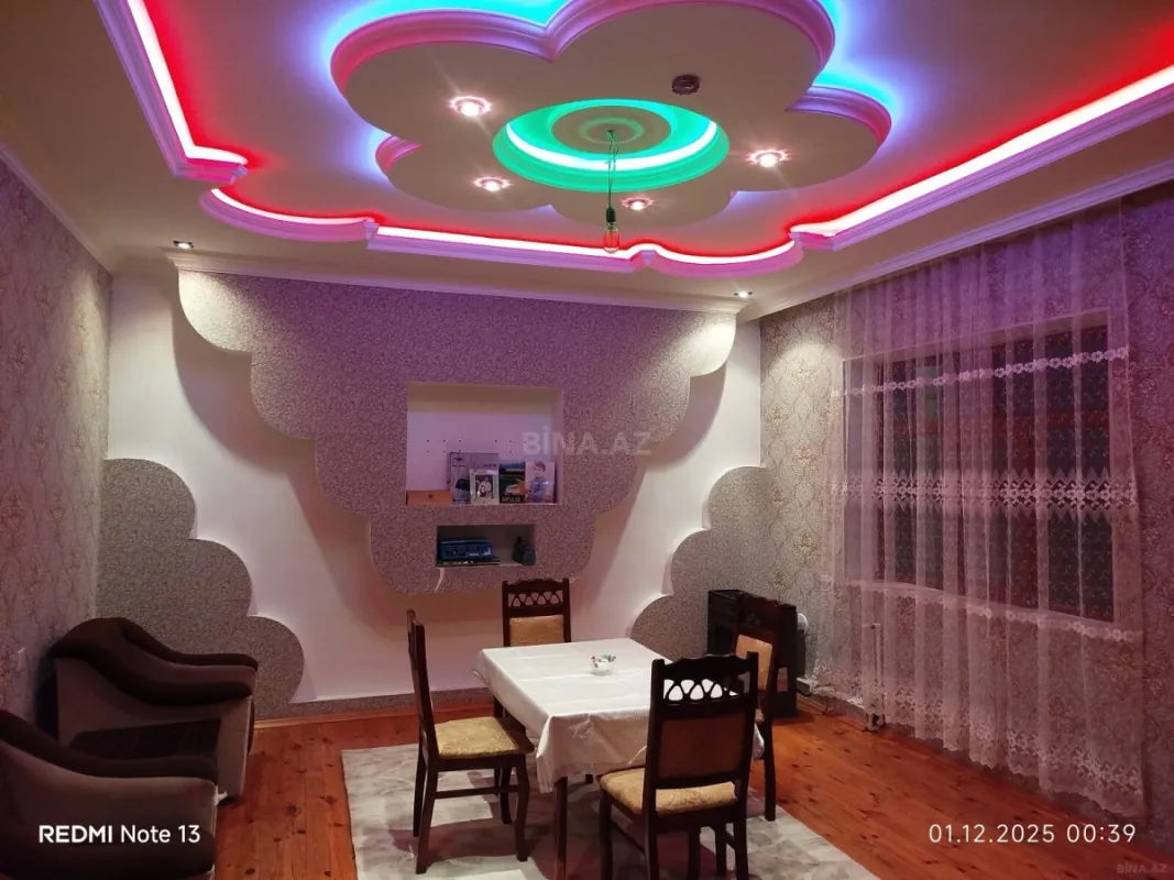 Satılır 10 otaqlı həyət evi 345 m²