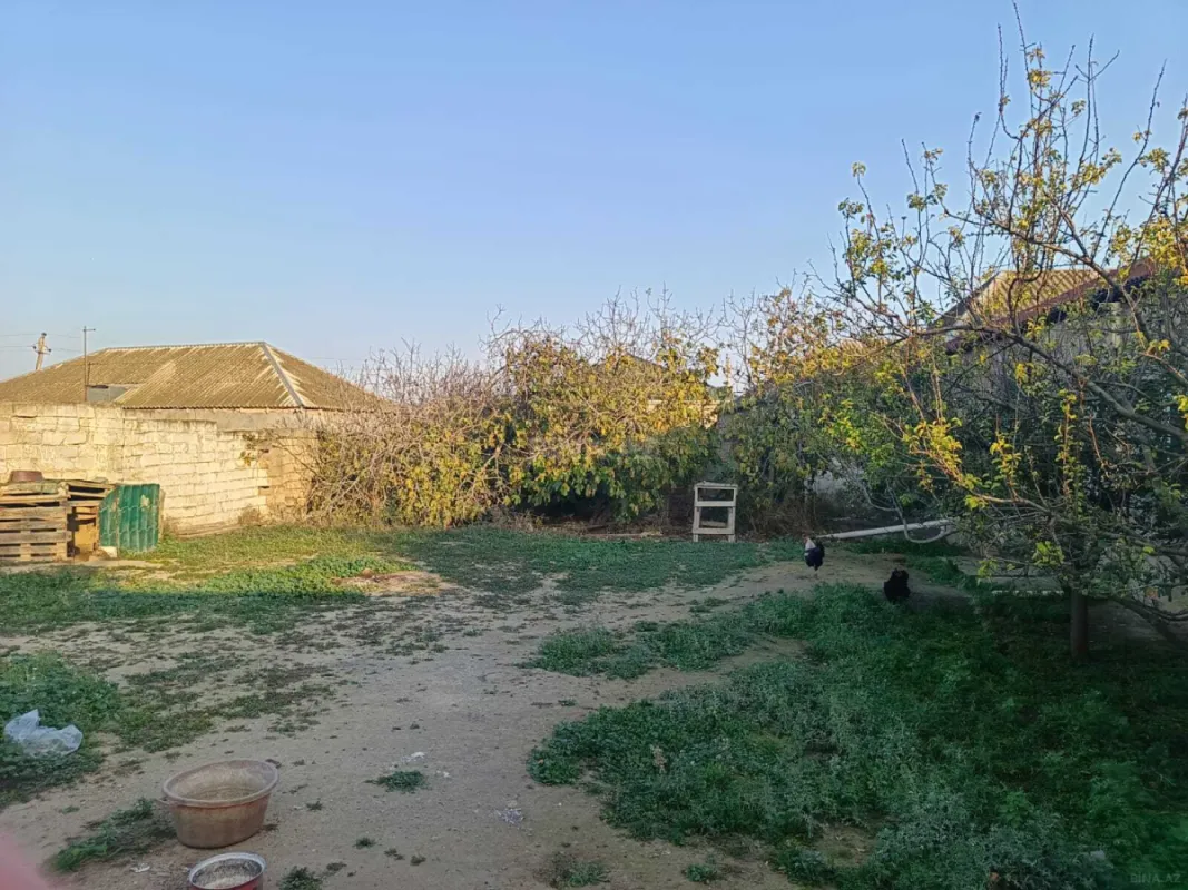 Satılır 10 otaqlı həyət evi 345 m²