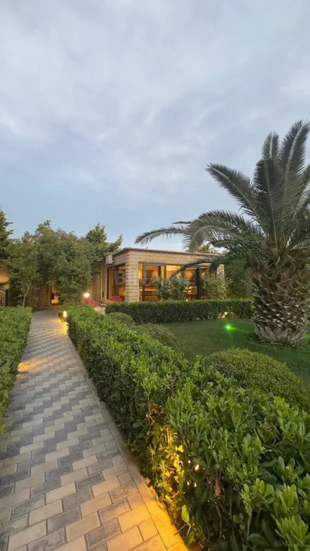 Kirayə verilir 5 otaqlı həyət evi 400 m²