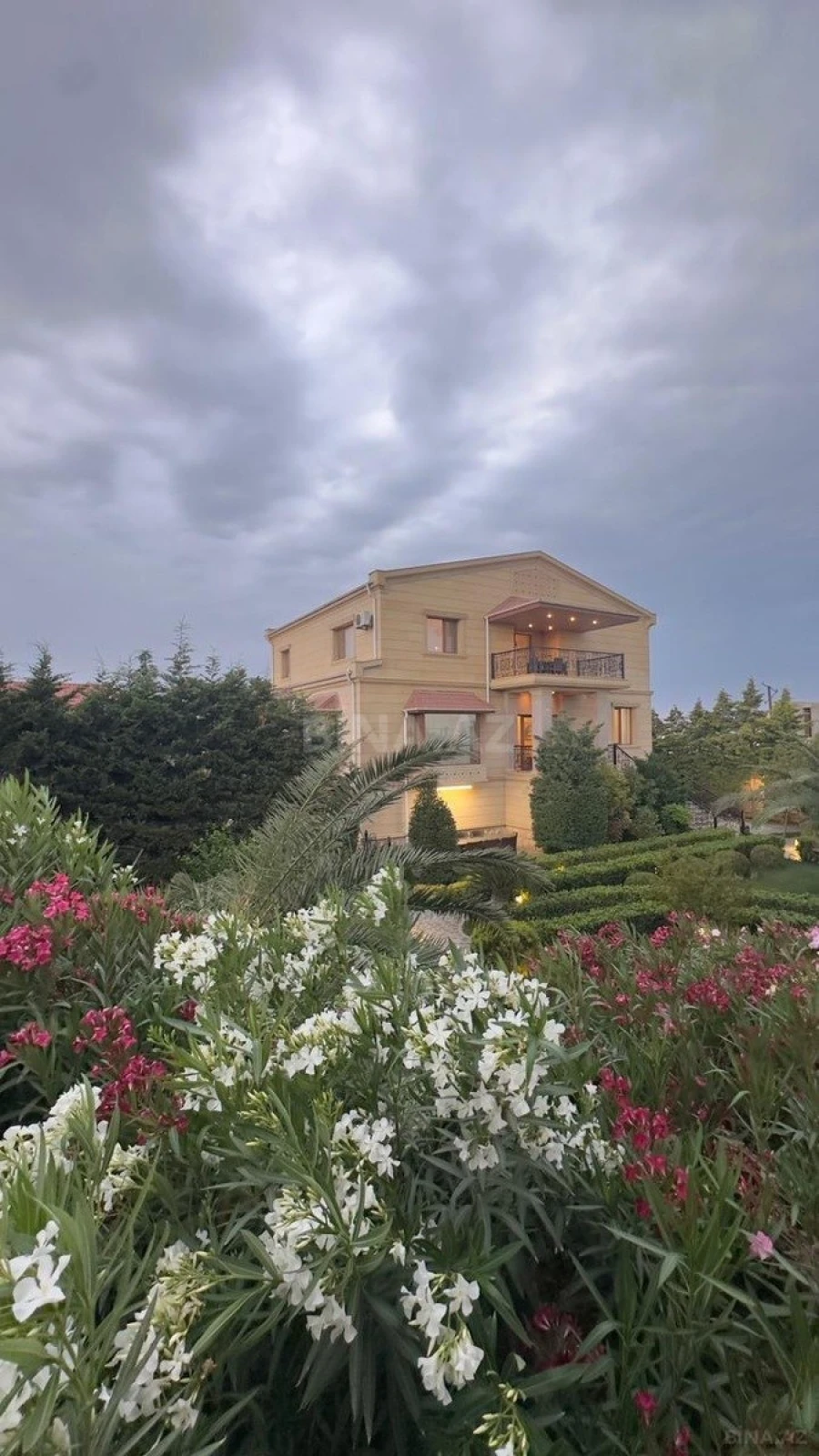 Kirayə verilir 5 otaqlı həyət evi 400 m²