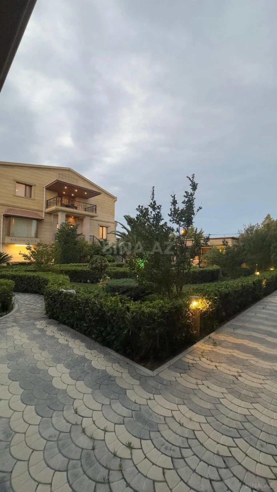 Kirayə verilir 5 otaqlı həyət evi 400 m²