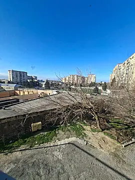 Satılır 3 otaqlı mənzil 145 m²