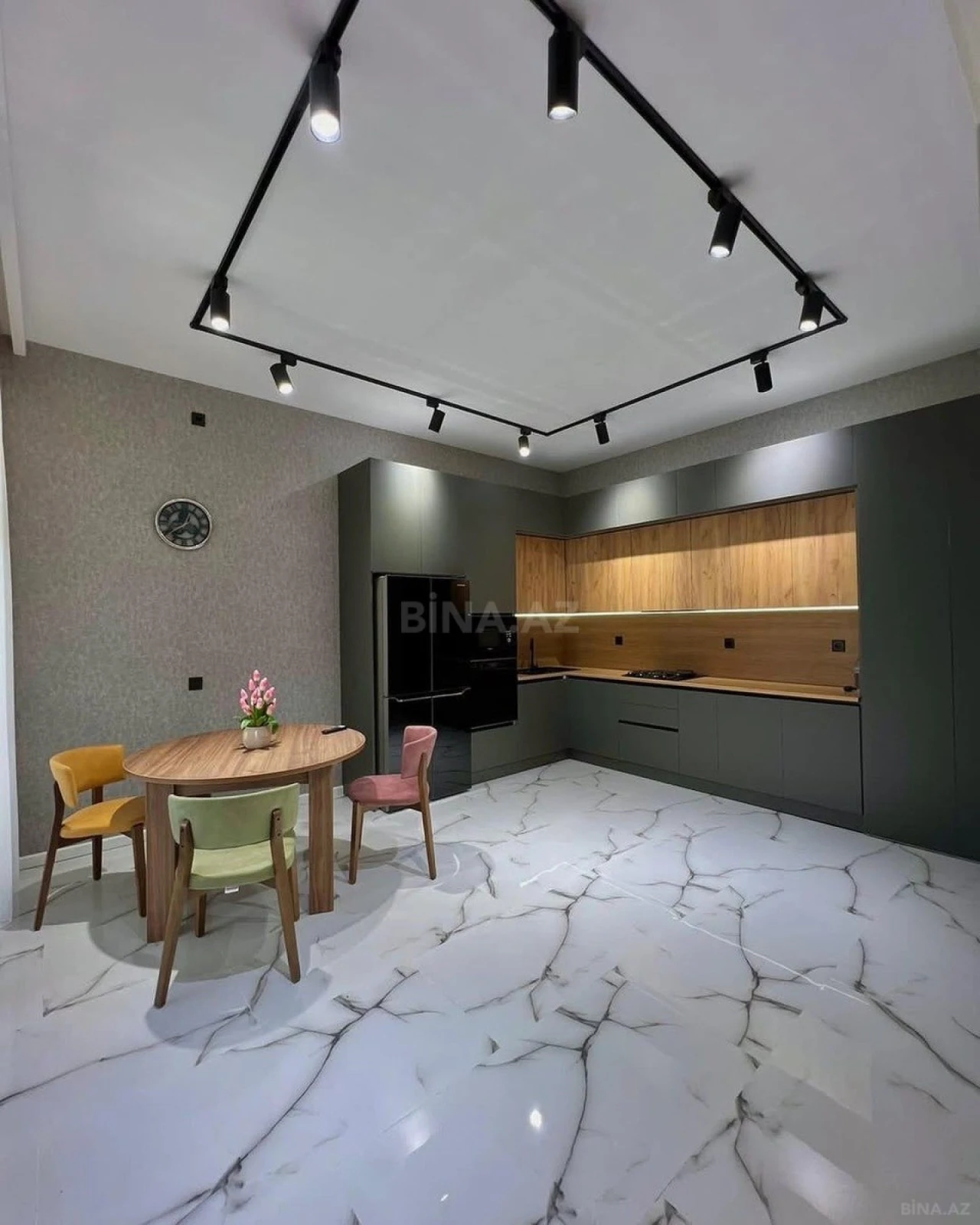 Kirayə verilir 5 otaqlı həyət evi 300 m²